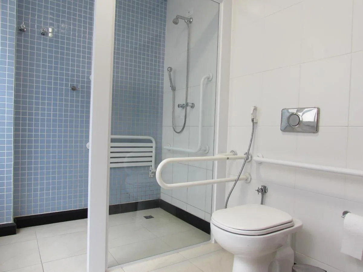 Hotel Urbis a 10 minutos Rua 25 de Março, Brás,Bom Retiro,a 2 minutos do Mirante Sampa Sky e pista de Skate Anhangabaú São Paulo