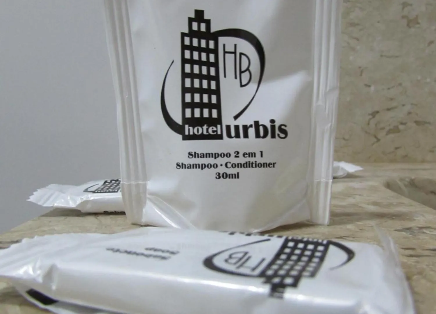 Hotel Urbis a 10 minutos Rua 25 de Março, Brás,Bom Retiro,a 2 minutos do Mirante Sampa Sky e pista de Skate Anhangabaú São Paulo 2*,