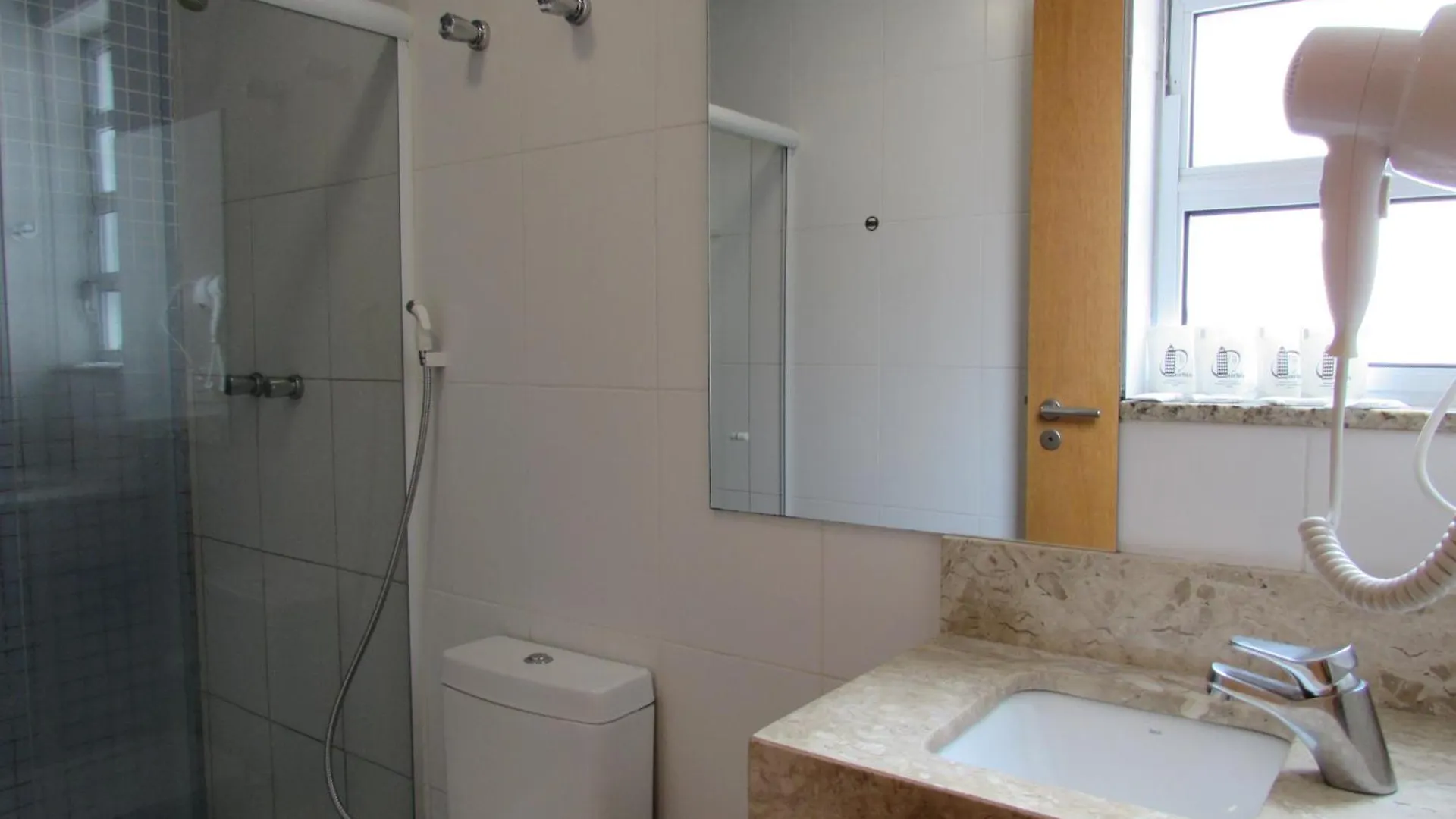 Hotel Urbis a 10 minutos Rua 25 de Março, Brás,Bom Retiro,a 2 minutos do Mirante Sampa Sky e pista de Skate Anhangabaú São Paulo 2*,  Brasil
