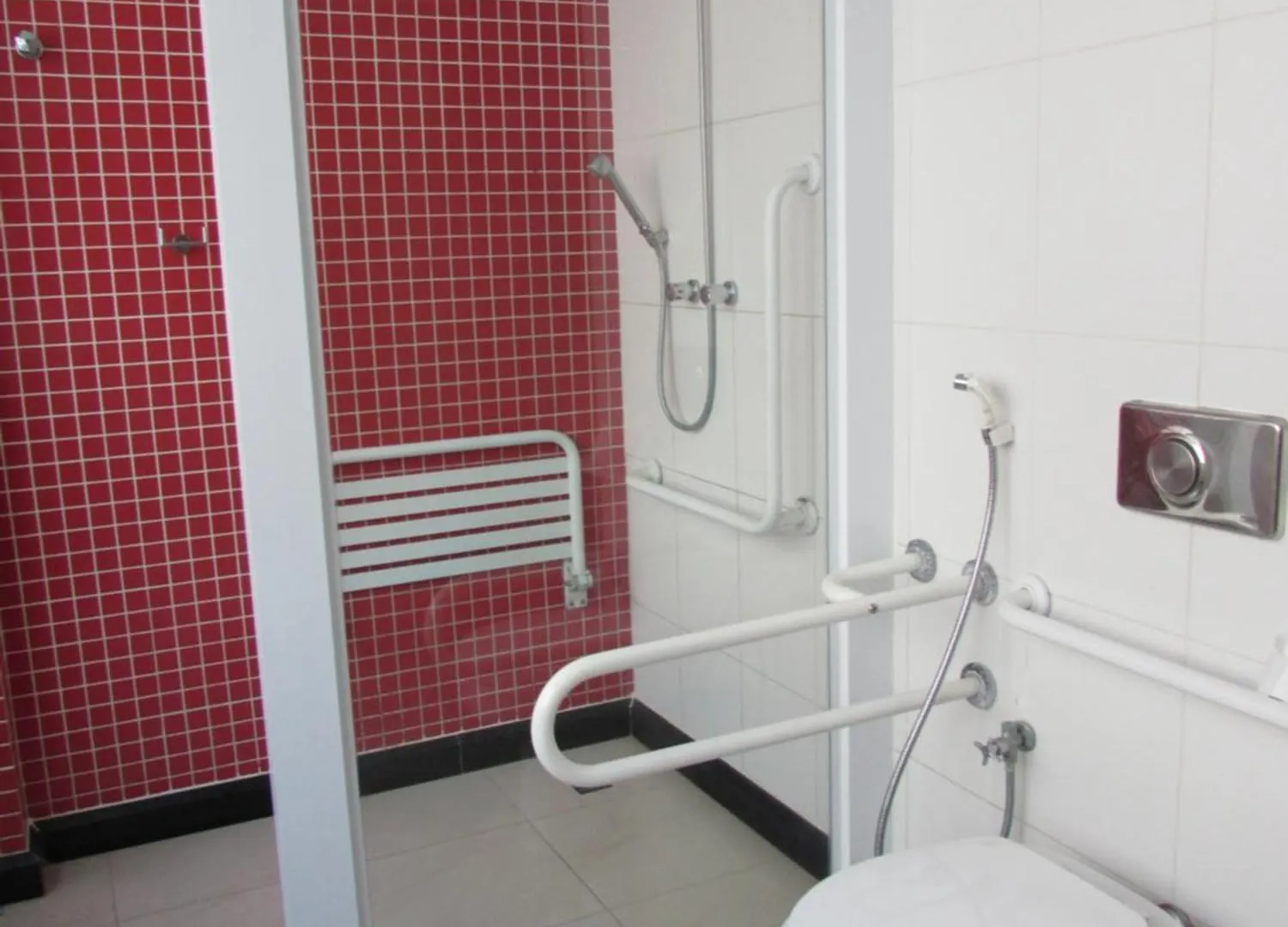 Hotel Urbis a 10 minutos Rua 25 de Março, Brás,Bom Retiro,a 2 minutos do Mirante Sampa Sky e pista de Skate Anhangabaú São Paulo