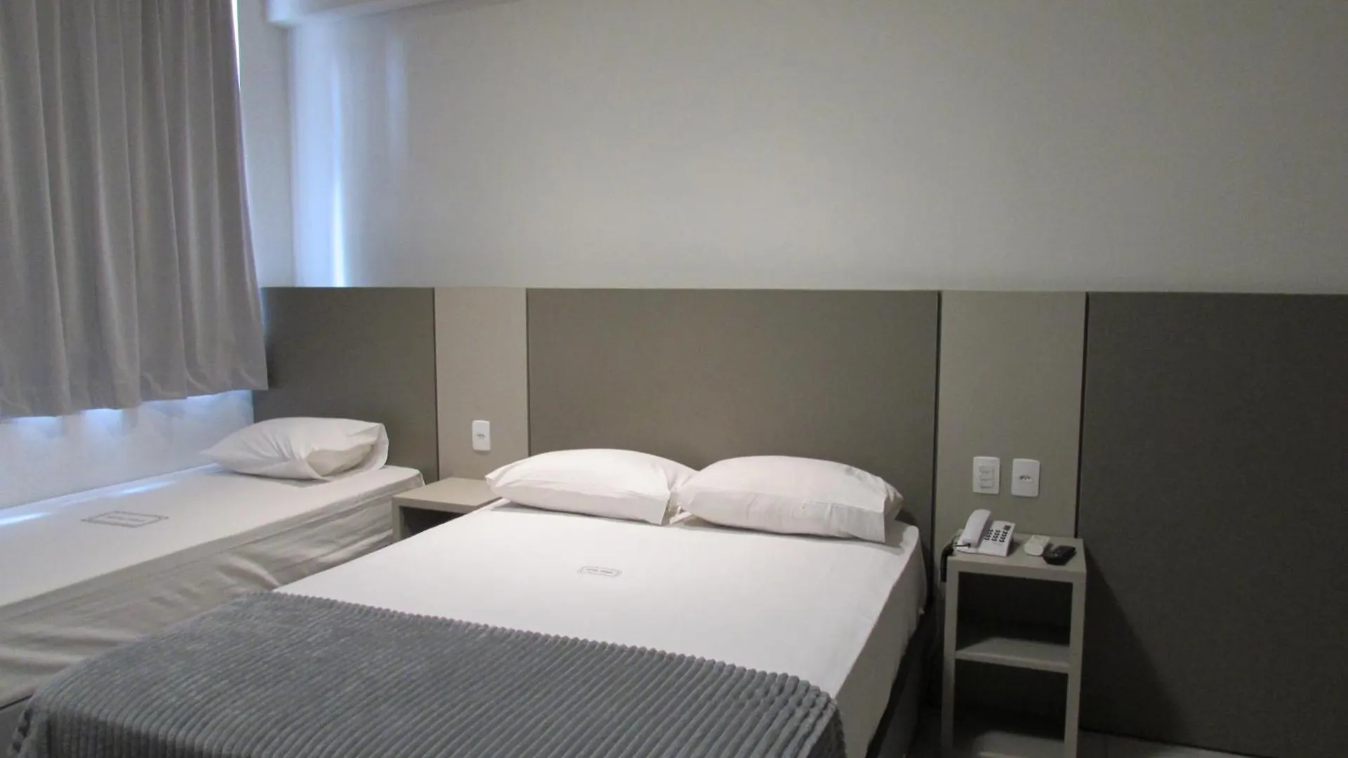 Hotel Urbis a 10 minutos Rua 25 de Março, Brás,Bom Retiro,a 2 minutos do Mirante Sampa Sky e pista de Skate Anhangabaú São Paulo 2*,  Brasil