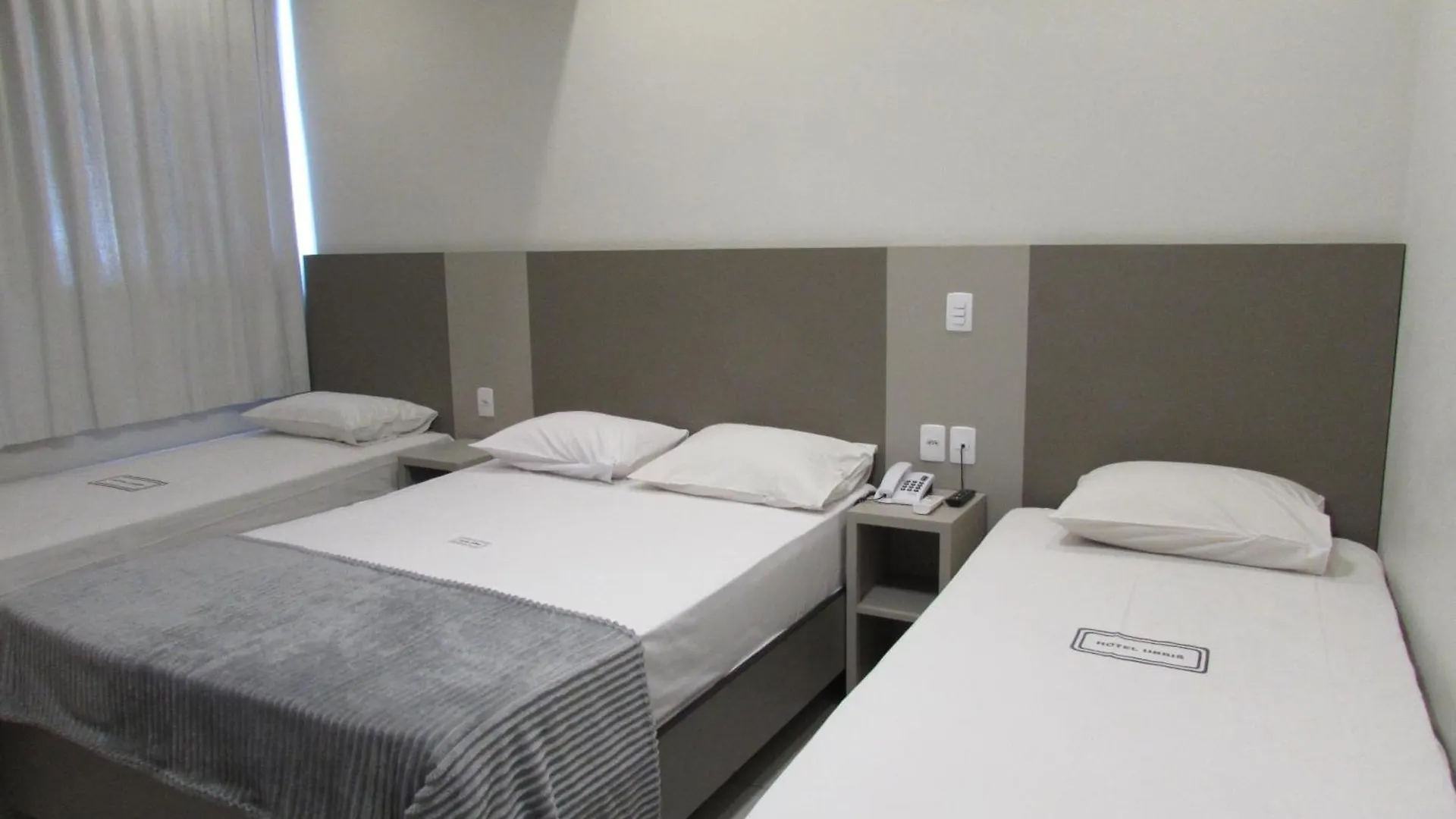 Hotel Urbis a 10 minutos Rua 25 de Março, Brás,Bom Retiro,a 2 minutos do Mirante Sampa Sky e pista de Skate Anhangabaú São Paulo