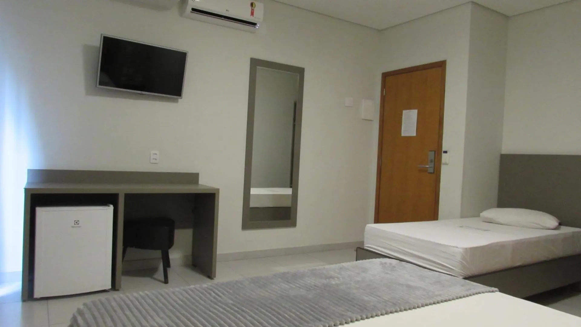 Hotel Urbis a 10 minutos Rua 25 de Março, Brás,Bom Retiro,a 2 minutos do Mirante Sampa Sky e pista de Skate Anhangabaú São Paulo Brasil